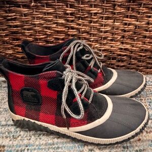 Sorel Black and Red Plaid Boots